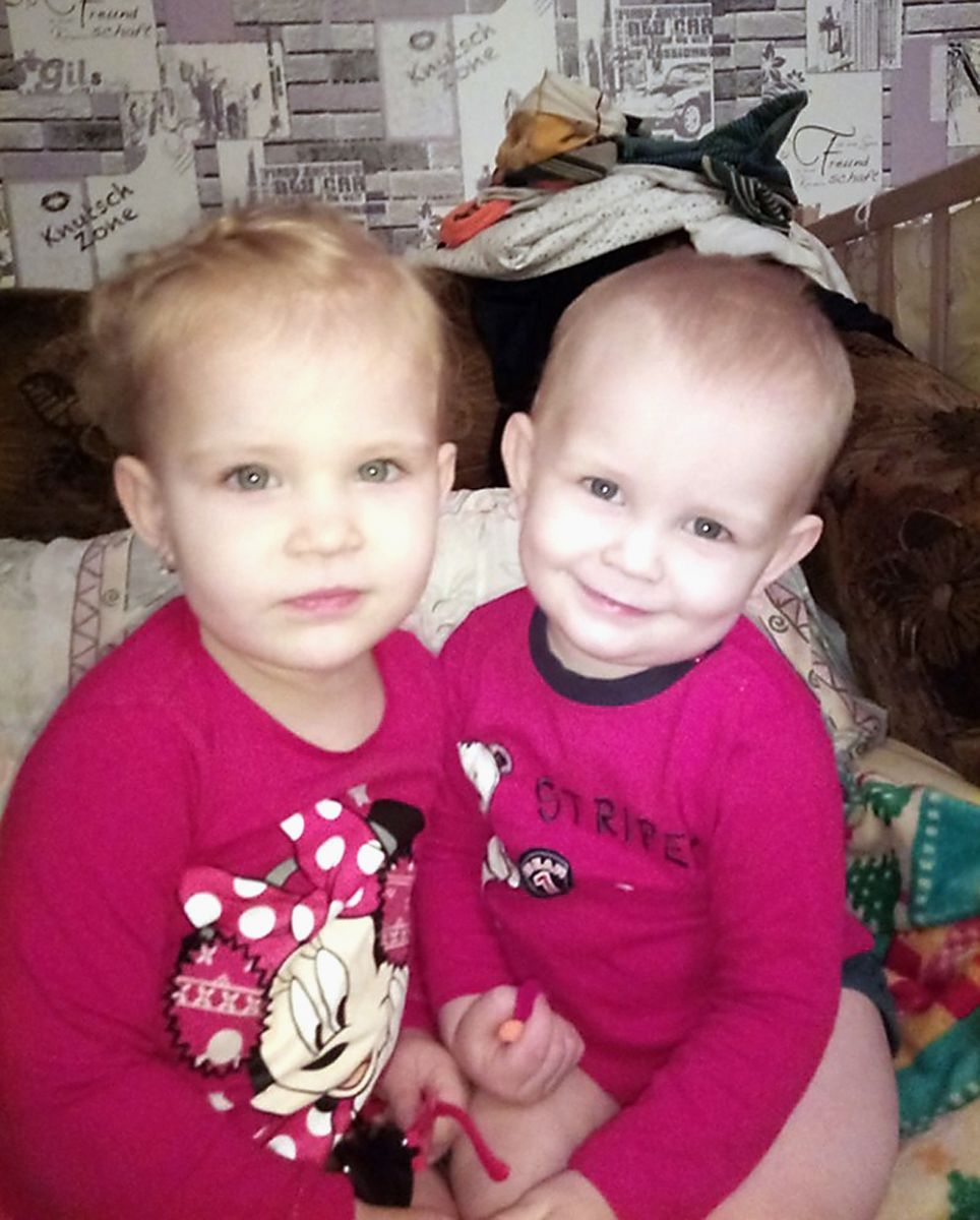 Горе-мати заморила дітей голодом у Києві: скоро вийде на свободу